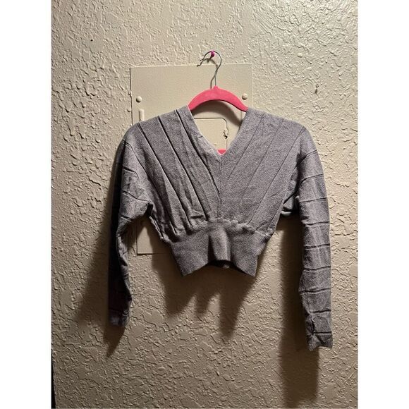 Fashion Nova Grey Long Sleeve Crop Top Woman’s Size XS - Picture 6 of 9